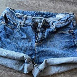 Tommy Hilfiger cutoffs